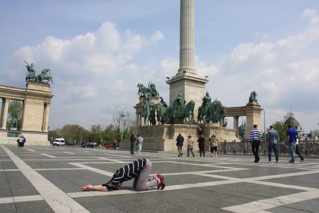 slave purcelus shows obedience