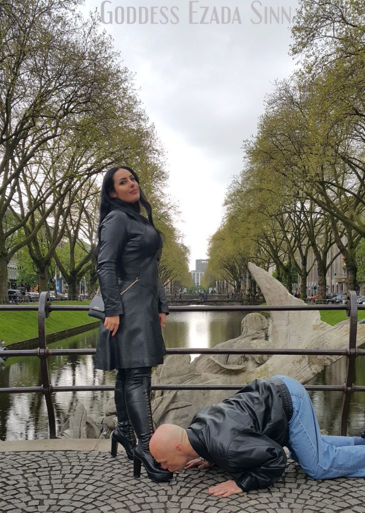 Goddess Ezada Sinn boot worship Dusseldorf