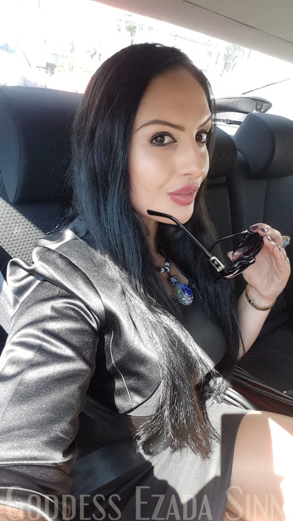 Goddess Ezada Sinn with slave nuli